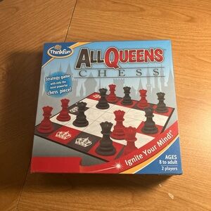 ThinkFun All Queens Chess Game - Red and Black NIB NEW SEALED